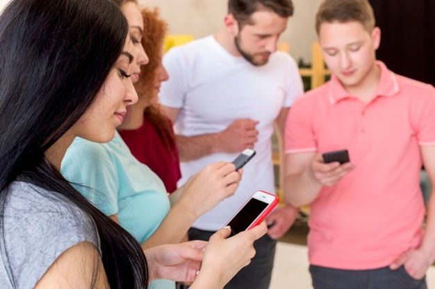 El viajero silencioso: cómo las redes sociales influyen en la decisión de los turistas